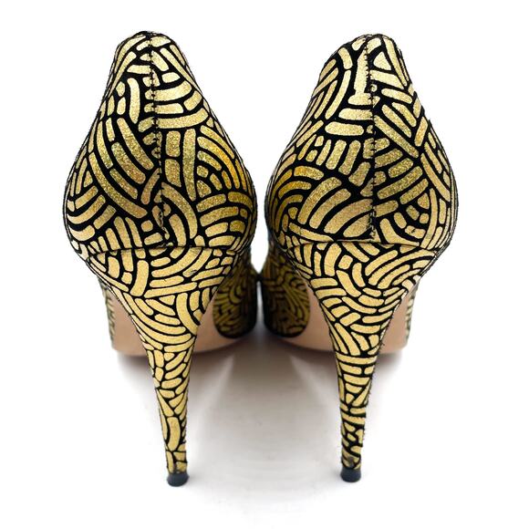 Manolo Blahnik Descortes Crystal Pumps Gold Black Pointed Heels Sz 37 / 7 - Picture 9 of 11